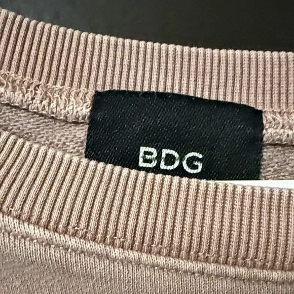 BDG Taupe Ribbed Crewneck - Picture 2 of 6
